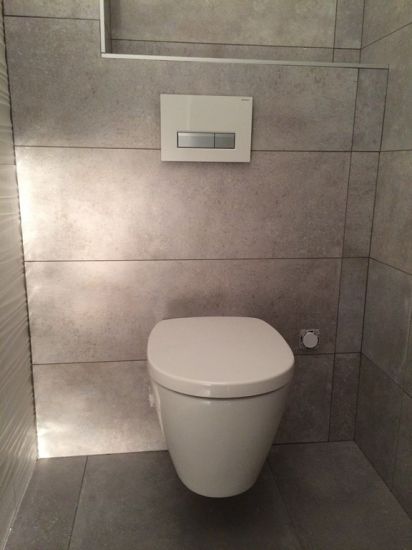 W-c suspendu Gébérit avec aspiration des odeurs par fitre à charbon à Villette d'Anthon